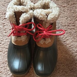 Women Sperry Duck Boots with Red Laces